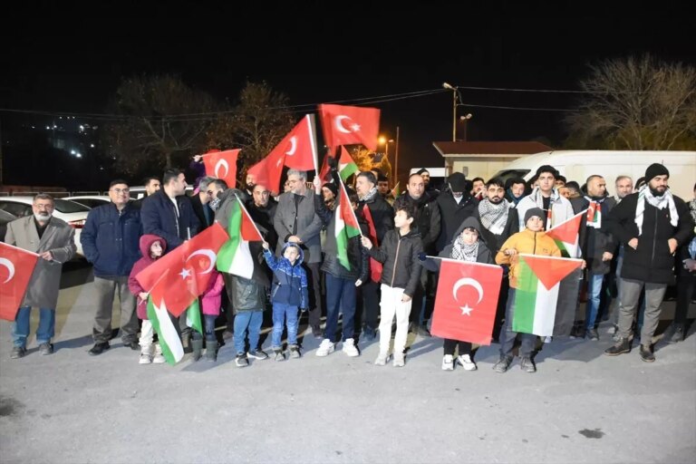 İsrail ve Hamas’ta Ateşkes Kutlamaları Malatya ve Kilis’te Coşkuyla Yapıldı