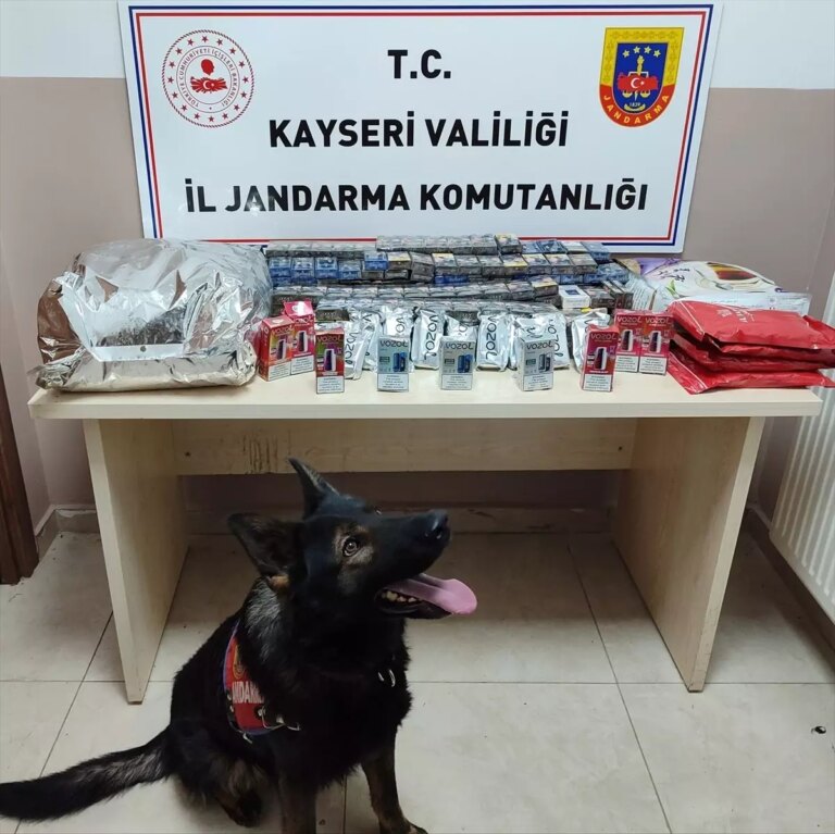 Kayseri’de Gümrük Kaçağı Sigara ve Çay Ele Geçirildi