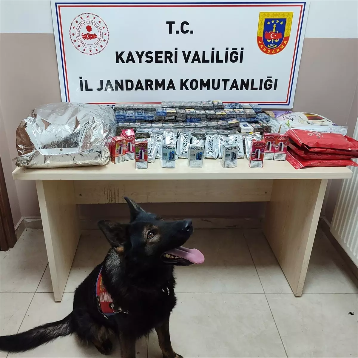 Kayseri’de Gümrük Kaçağı Sigara ve Çay Ele Geçirildi
