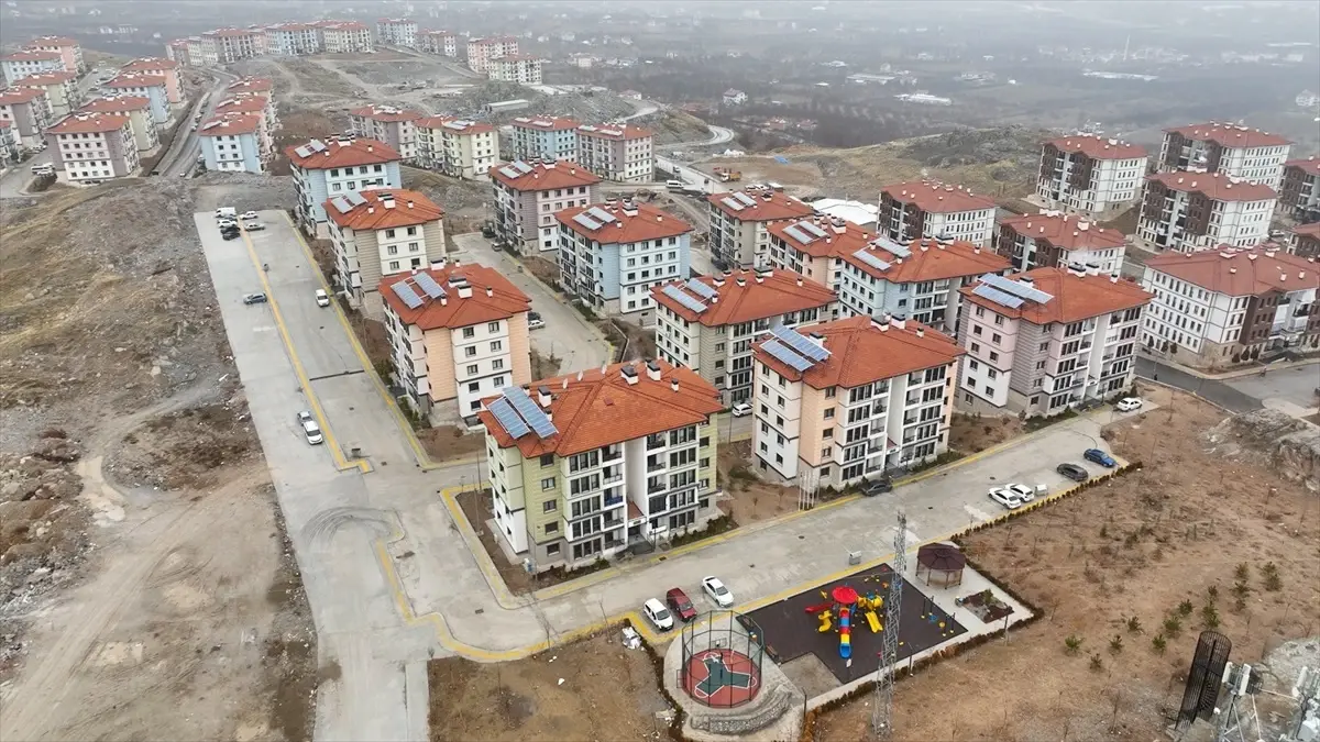 Malatya’da Deprem Konutlarının İnşaatı Devam Ediyor