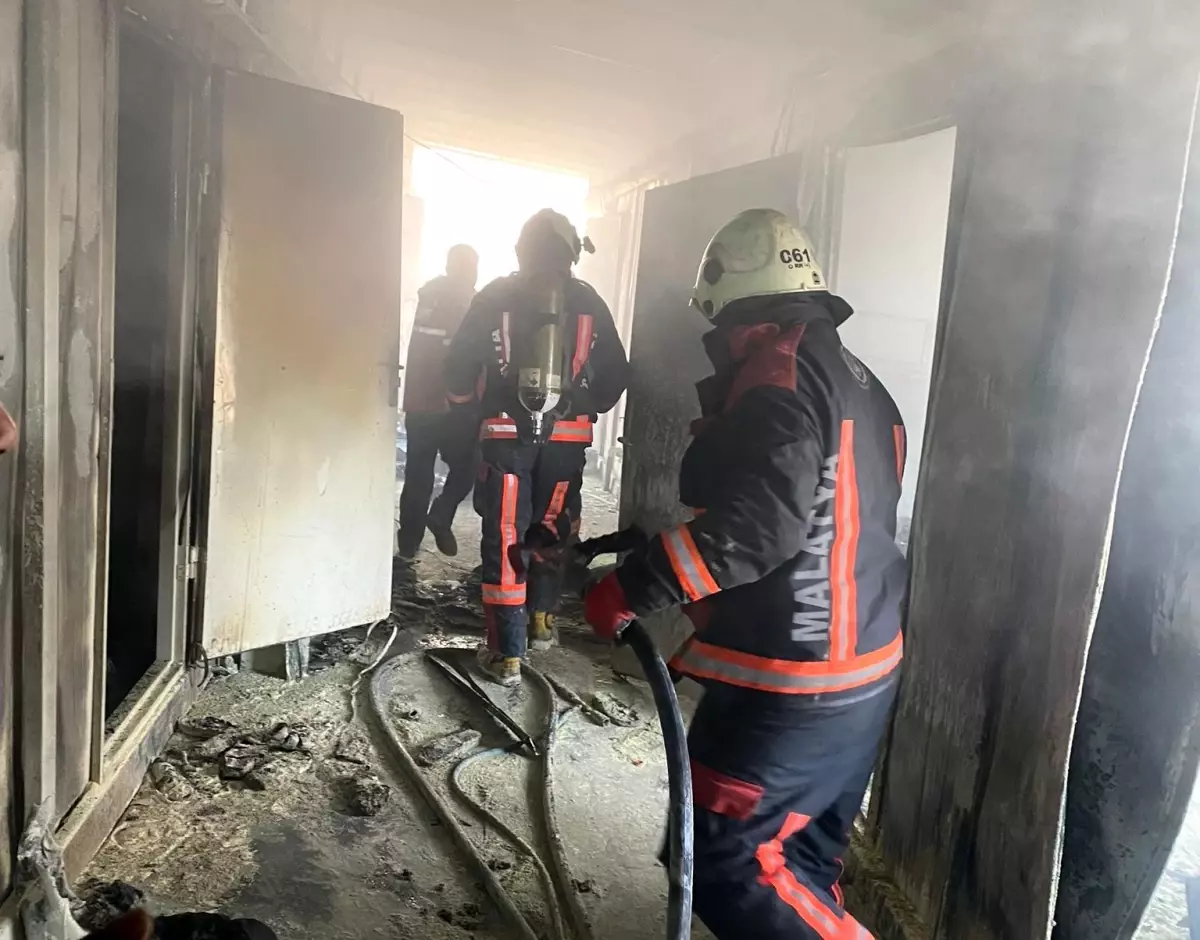 Malatya’da Şantiyede Yangın: 4 İşçi Yaralandı
