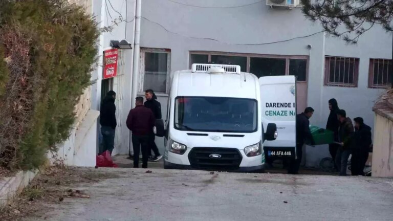 Malatya’da Yaşlı Kadın Akrabası Tarafından Bıçaklanarak Öldürüldü