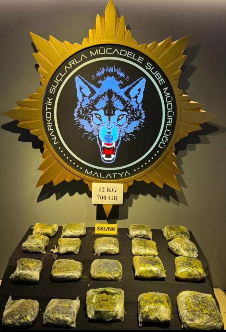 Malatya’da Yolcu Otobüsünde 12,7 Kilo Uyuşturucu Ele Geçirildi
