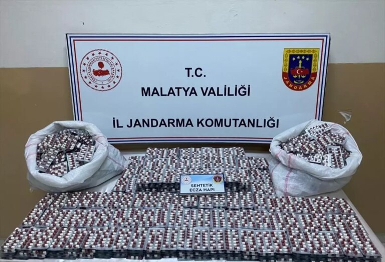 Malatya’da 15 Bin Sentetik Ecza Hapı Ele Geçirildi