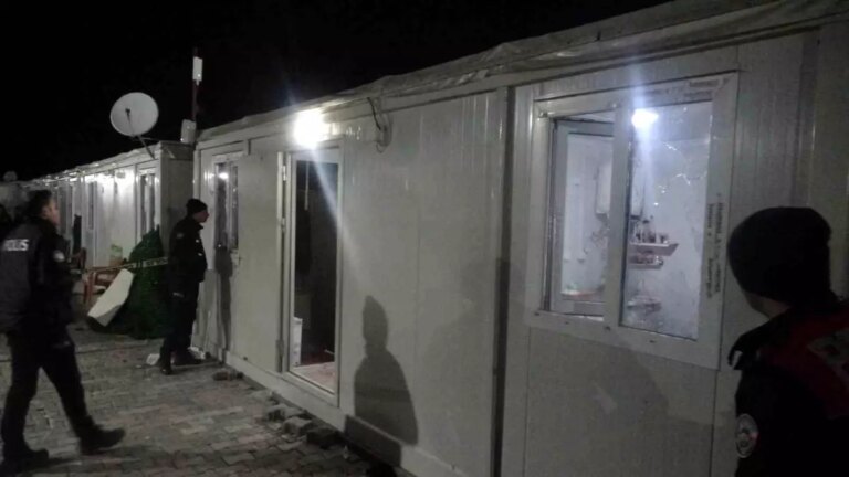 Malatya’da Bıçaklı Saldırı: Aranan Zanlı Gözaltına Alınırken Polis Memurunu Yaraladı