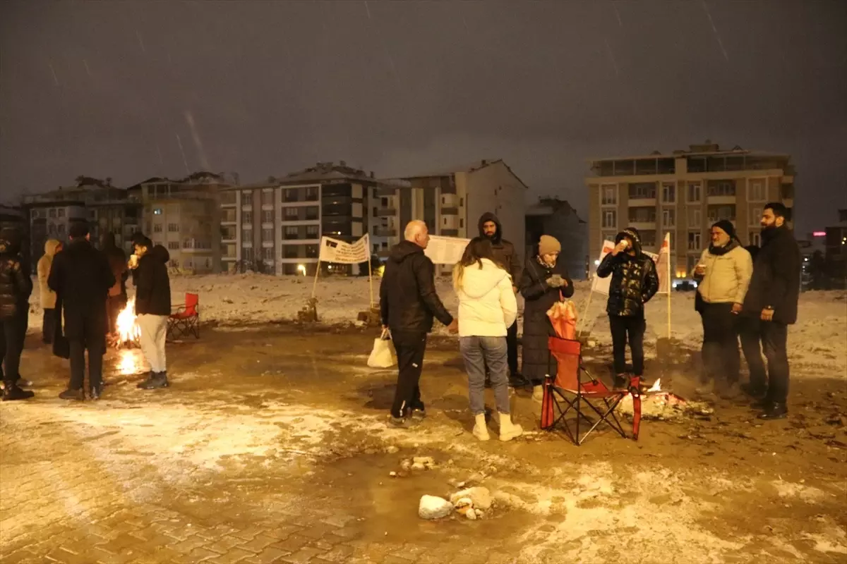 Malatya’da Depremde Hayatını Kaybedenler İçin Anma Töreni Düzenlendi
