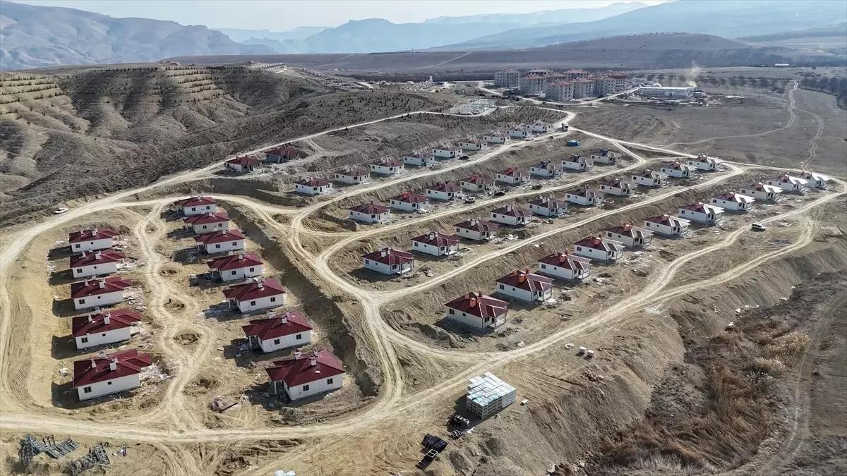 Malatya’da Depremzedeler İçin Kalıcı Konut İnşaatı Hızla İlerliyor