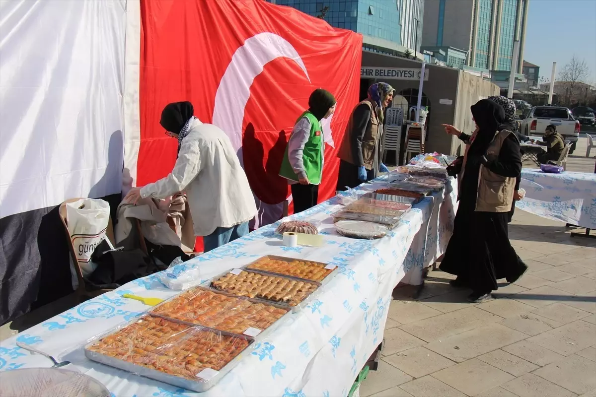Malatya’da Gazze’ye Yardım İçin Kermes Düzenlendi