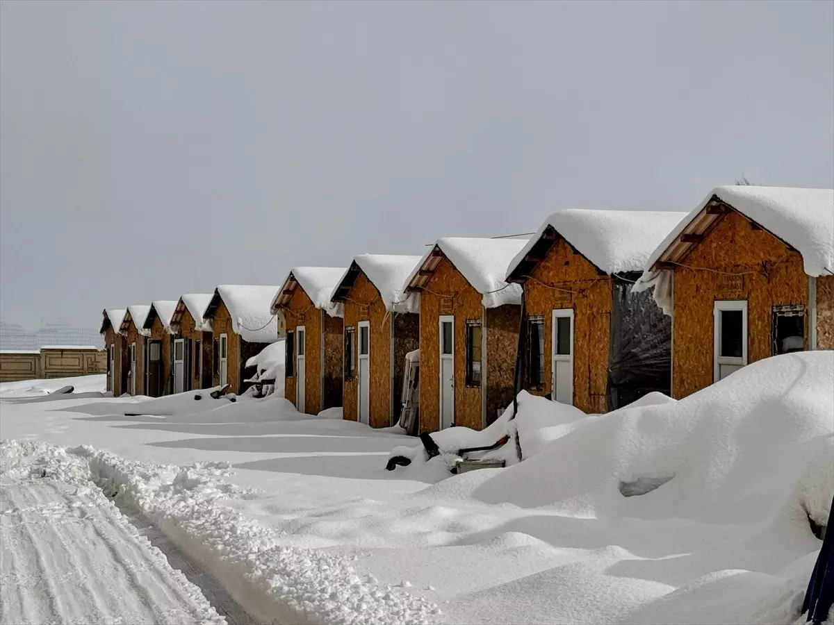 Malatya’nın Doğanşehir İlçesi Karla Kaplandı
