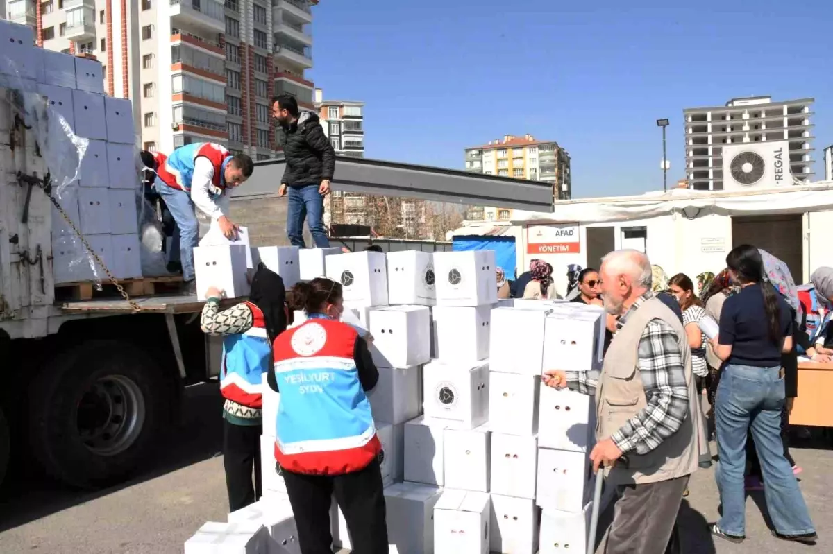 Malatya’da Depremzedelere Gıda Yardımı Başladı